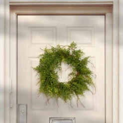 Boxwood Berry Garden Accents Artificial Wreath - 22-Inch -Northlight Shop dnat gahb30 22wg 3 61324.1663860830