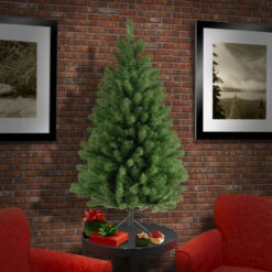 Christmas Central 4’ North Valley Spruce Artificial Christmas Tree, Unlit -Northlight Shop dnat nrv7 500 40 3 55449.1631812679