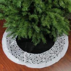 Northlight 48" Black And White Glittered Polka Dot Christmas Tree Skirt With Faux Fur Trim 5 Northlight 48" Black And White Glittered Polka Dot Christmas Tree Skirt With Faux Fur Trim -Northlight Shop northlight l33828 2 34090.1588370947