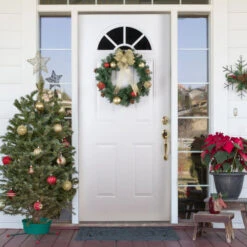 Northlight Pre-Lit Pine Cone And Gifts Artificial Christmas Wreath, 24-Inch, Warm Clear LED Lights 7 Northlight Pre-Lit Pine Cone And Gifts Artificial Christmas Wreath, 24-Inch, Warm Clear LED Lights -Northlight Shop northlight s04190 style 53917.1661886211